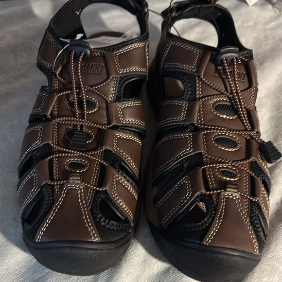 Sandals mens new size 12M Khombu brown man made materials